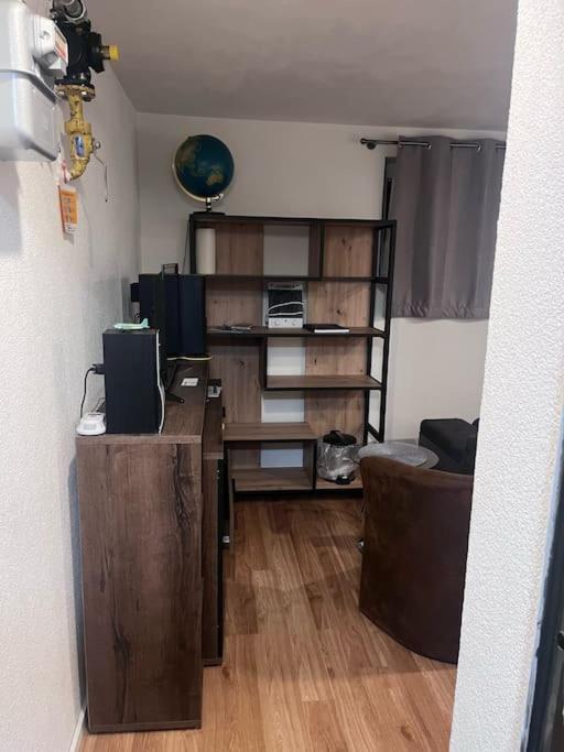 Kleine Wohnung Im - Konzept Flieger - 2 Stockwerke Tettnang Exteriör bild